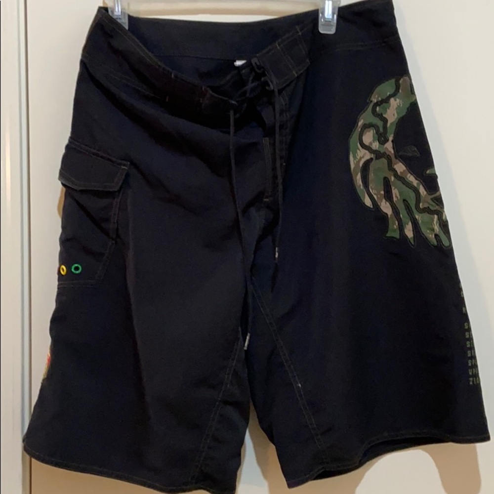 Men’s Reef Board Shorts sz 34 L